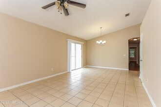 5054 Knightsbridge Cir N in Jacksonville, FL - Building Photo - Building Photo