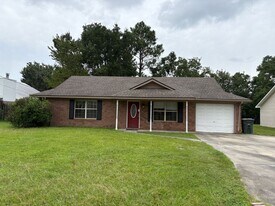 722 Kadi Dr in Hinesville, GA - Building Photo