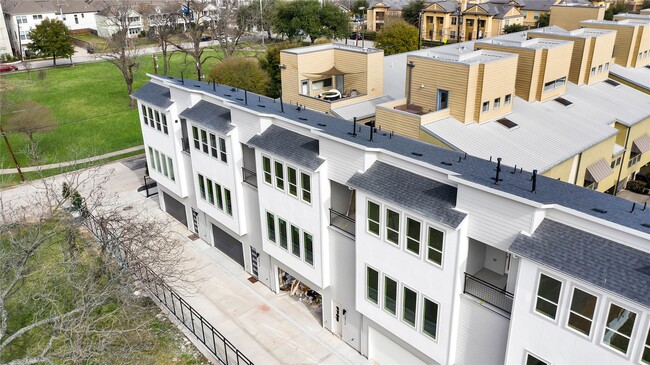 2916 Cline St in Houston, TX - Building Photo - Building Photo