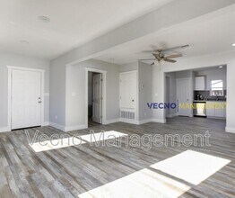 129 E Torrey St in New Braunfels, TX - Building Photo - Building Photo