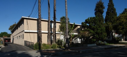 415 N Holliston Ave in Pasadena, CA - Foto de edificio - Building Photo