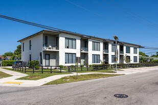 484-496 NW 40th Ct in Oakland Park, FL - Building Photo