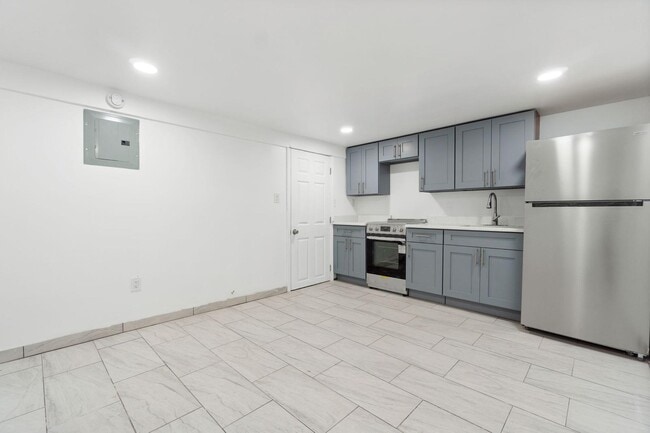 130 Elmwood Ave, Unit 1