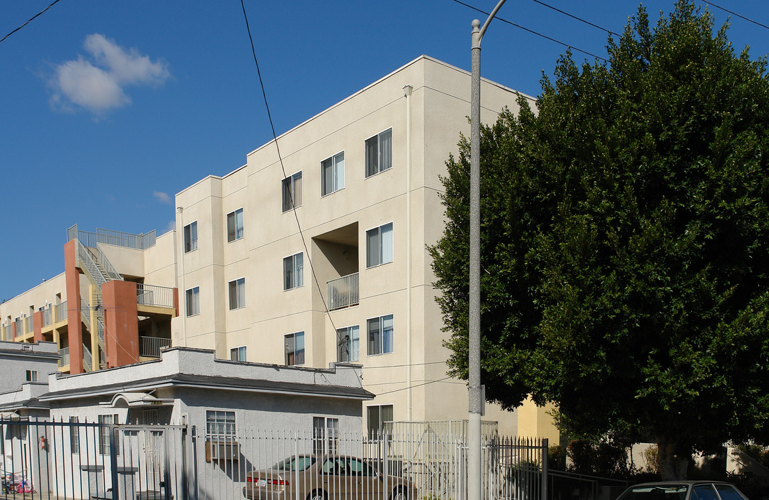 Mariposa Apartments in Los Angeles, CA - Building Photo