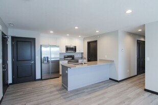 2010 Legacy Ln in Celina, OH - Building Photo