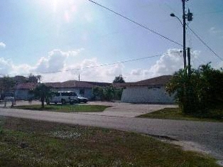 218-224 SE 16th Pl in Cape Coral, FL - Foto de edificio - Building Photo