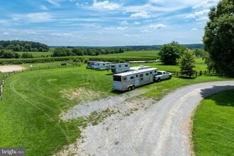 1560 W Doe Run Rd in Kennett Square, PA - Building Photo - Building Photo