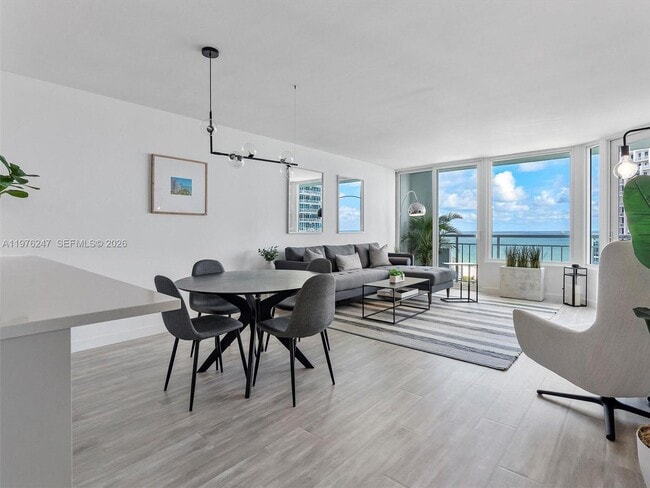 400 South Pointe Dr in Miami Beach, FL - Building Photo - Building Photo
