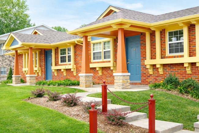 Columbia Square Apartments in Columbia, MO - Foto de edificio - Building Photo