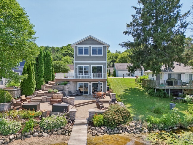property at 3362 S Shore Dr