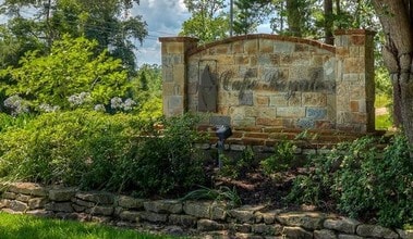 126 Harbour Ln in Coldspring, TX - Building Photo - Building Photo