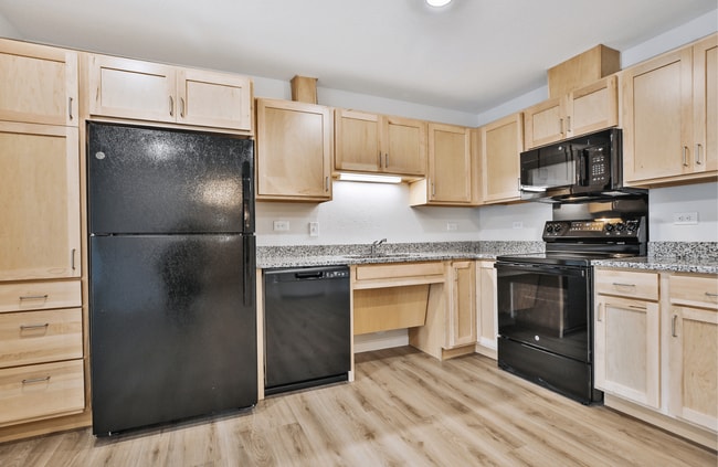 Emri Apartments in Dubuque, IA - Building Photo - Building Photo