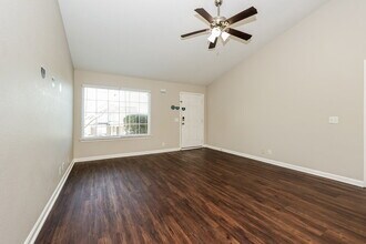 1302 Tonya Dr in La Vergne, TN - Building Photo - Building Photo