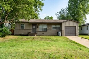 230 E 51st Pl N in Tulsa, OK - Building Photo