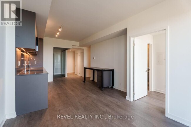 39 Mary St in Barrie, ON - Building Photo - Building Photo