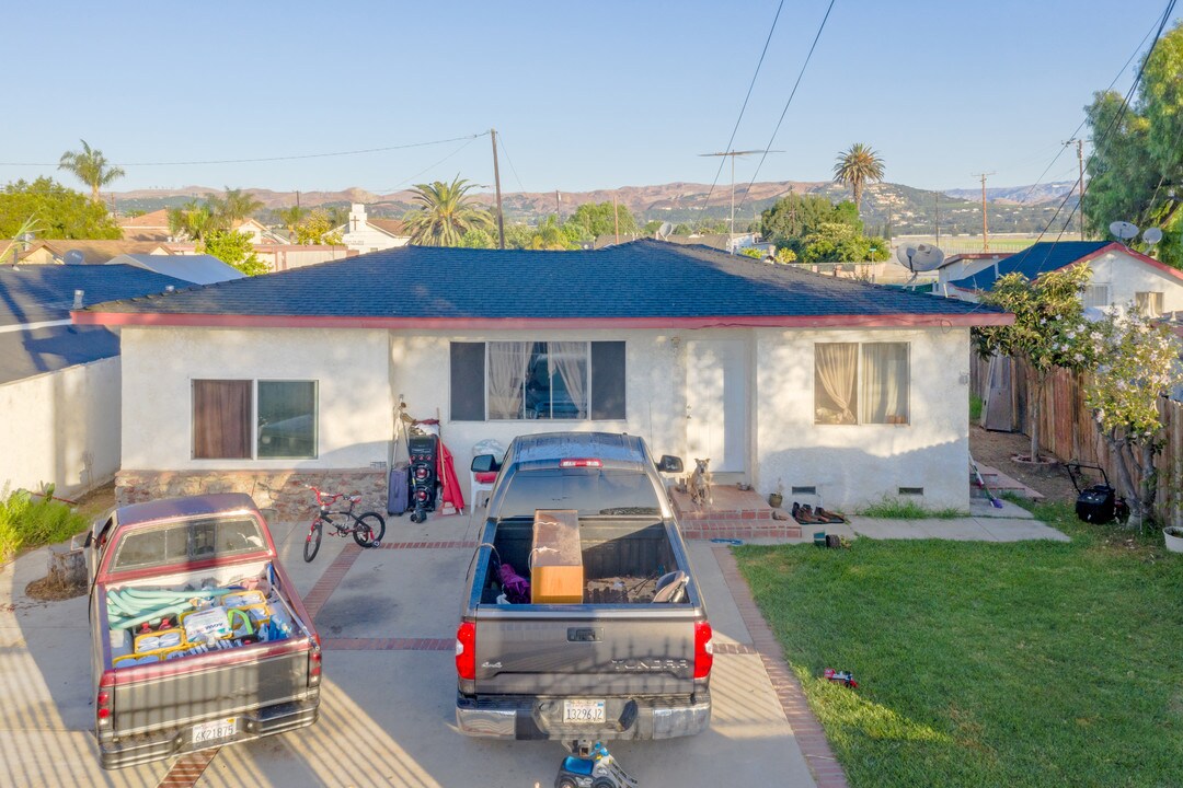 11469 Azahar St in Ventura, CA - Building Photo