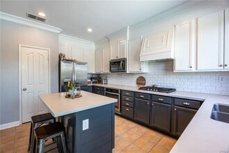 28201 Springvale Ln in Castaic, CA - Building Photo - Building Photo