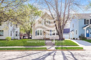 1317 44th St in Rock Island, IL - Building Photo