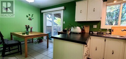 30 Inglewood St in Brantford, ON - Building Photo - Building Photo