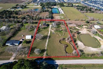 6250 N Mallard Dr in Fulshear, TX - Building Photo - Building Photo