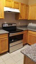 6930 Paris St-Unit -B in Houston, TX - Foto de edificio - Building Photo