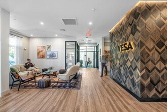 Vesa in Marlborough, MA - Foto de edificio - Building Photo