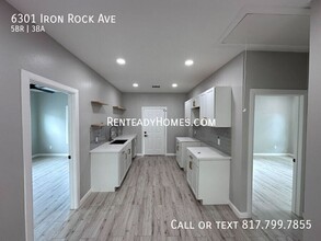 6301 Iron Rock Ave in Houston, TX - Foto de edificio - Building Photo