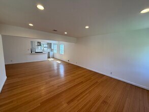 19148 Saticoy St in Reseda, CA - Building Photo - Building Photo