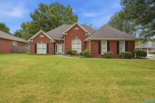 210 Pebble Brook Dr in Madison, AL - Building Photo