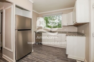 691 Wooster Road North in Barberton, OH - Foto de edificio - Building Photo