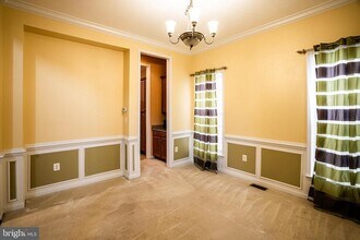 9571 Linnett Hill Dr in Lorton, VA - Building Photo - Building Photo