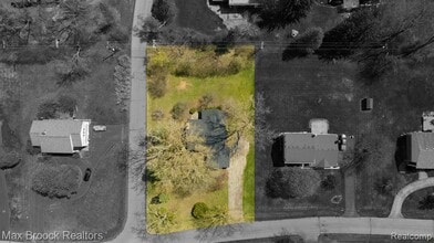 6207 Nicholas Dr in West Bloomfield Township, MI - Building Photo - Building Photo