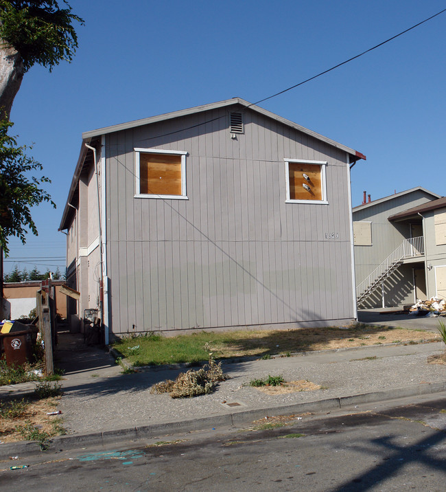 1329 Burbeck Ave in Richmond, CA - Building Photo - Building Photo