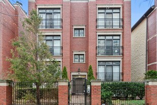 4853 N Winthrop Ave in Chicago, IL - Building Photo