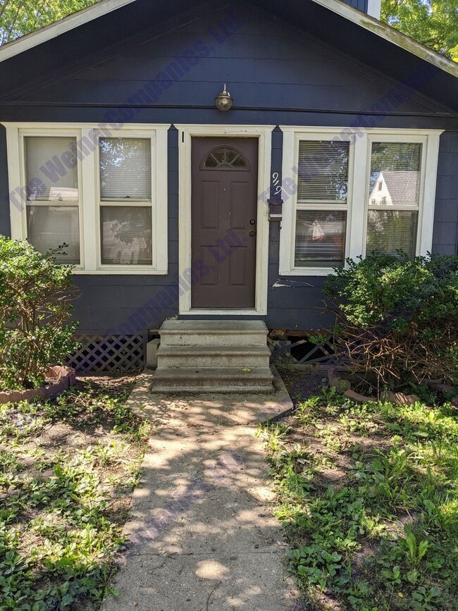 property at 919 W Beardsley Ave