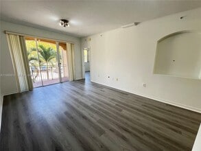 6420 NW 114th Ave in Doral, FL - Building Photo - Building Photo