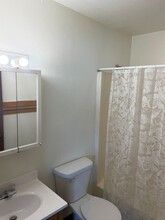 Immaculate Updated 2 Bedroom with 1 Bath in Rockford, IL - Building Photo - Building Photo