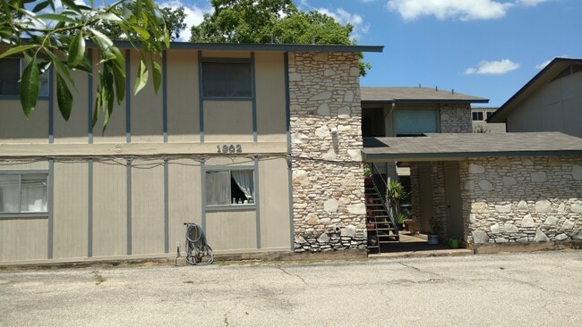 property at 1302 Hollow Creek Dr