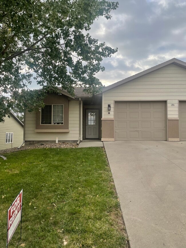 property at 1351 E Oakland St