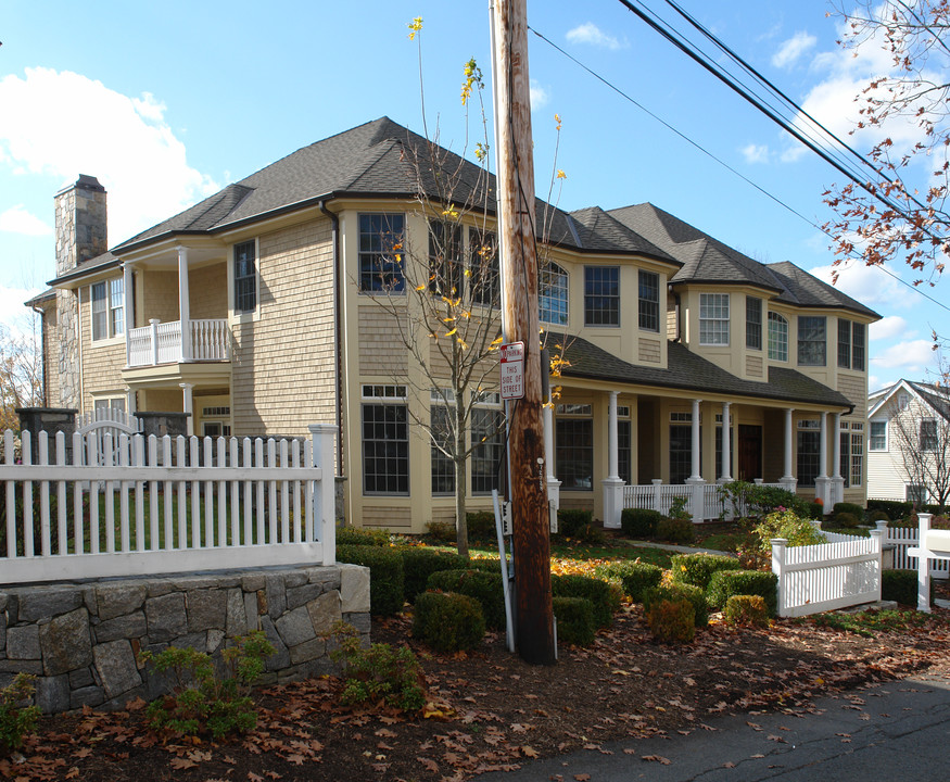 4 Idar Ct in Greenwich, CT - Foto de edificio