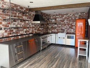 16172 Alert Ln in Huntington Beach, CA - Building Photo - Building Photo