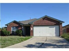 101 Geronimo Cove in Kyle, TX - Building Photo