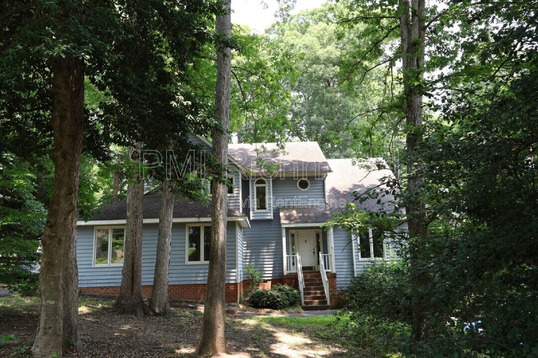 11418 Hardwood Dr in Midlothian, VA - Building Photo