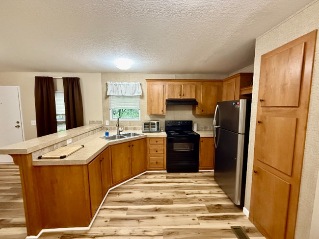 194 Gertie Brown Rd in Sopchoppy, FL - Building Photo - Building Photo