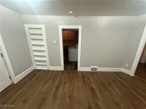 523 Gage St in Akron, OH - Building Photo - Building Photo