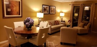 460 Savin Ave in West Haven, CT - Building Photo