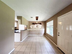 1359 Tenderden Dr in Channelview, TX - Foto de edificio - Building Photo