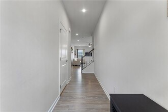 5103 Spruce Rd in Gibsonia, PA - Foto de edificio - Building Photo