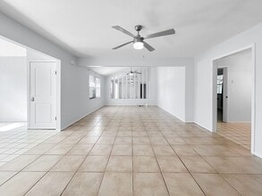 2123 Phillippi St in Sarasota, FL - Building Photo - Building Photo