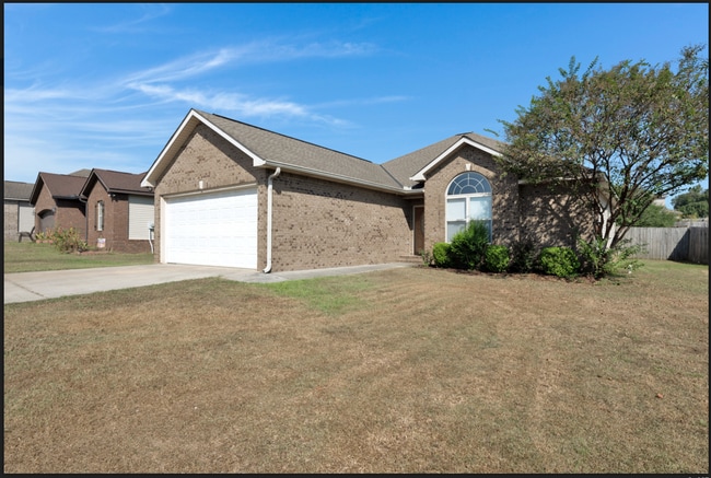 472 Prairie Field Dr in Tuscaloosa, AL - Building Photo - Building Photo